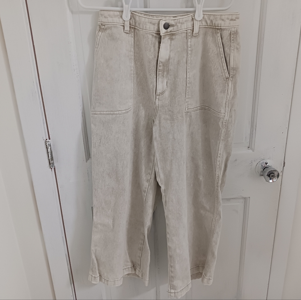 Universal Threads High Rise Wide Leg Jeans w/ Stretch
